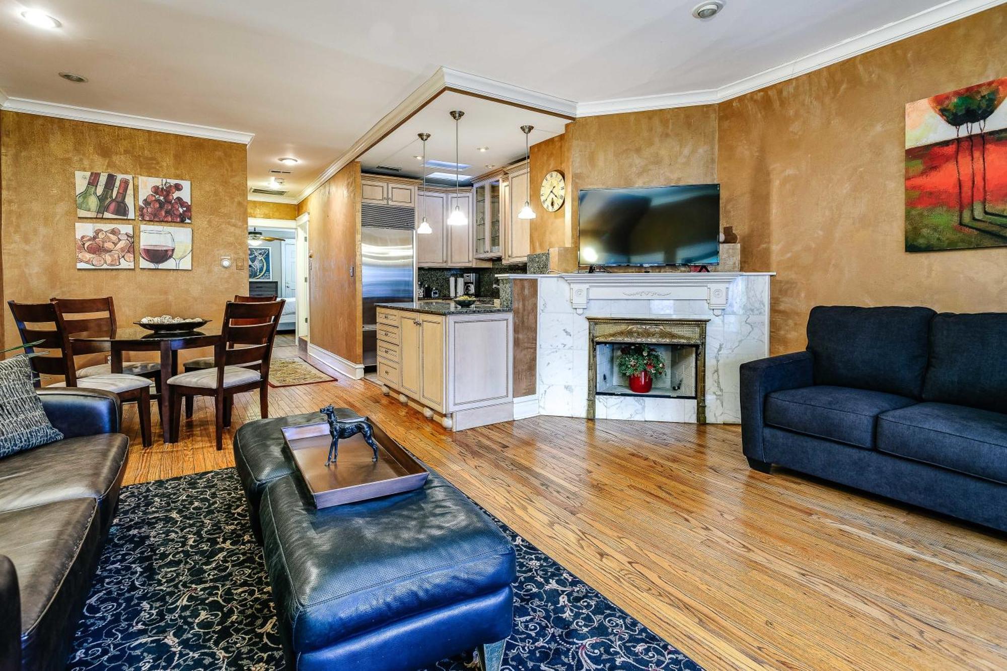 시카고 Historic And Unique Brownstone In Gold Coast - Downtown - 3 아파트 외부 사진